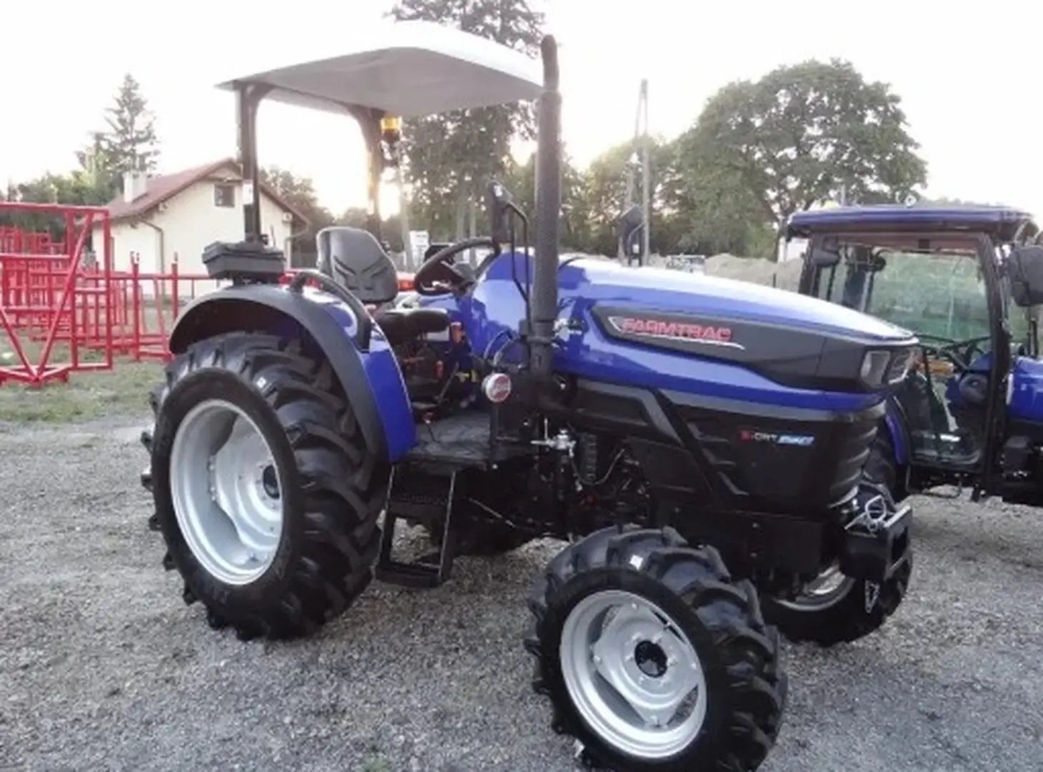 Ciągnik rolniczy Farmtrac 6050E o mocy 50KM