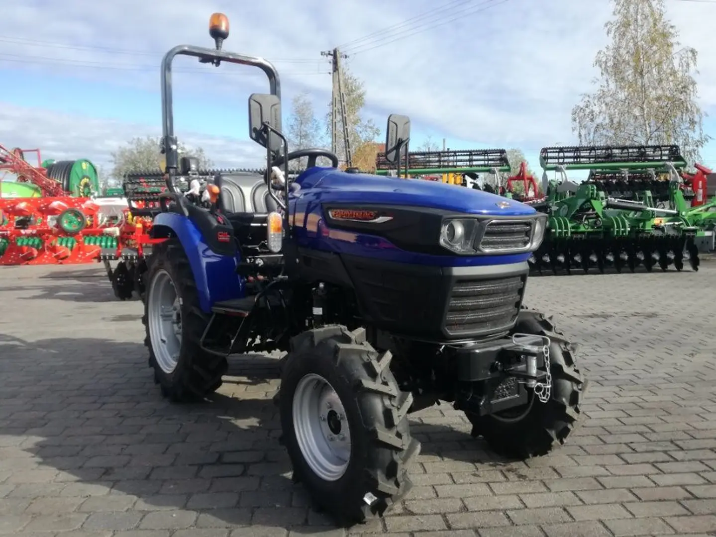 Sadowniczy ciągnik rolnicze Farmtrac 26